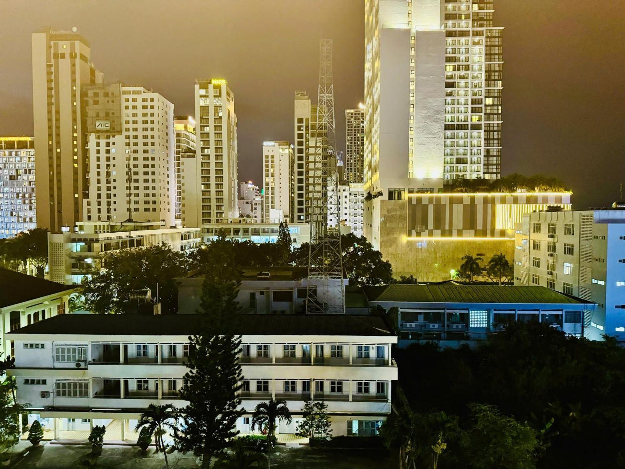 Tue Tinh Hotel Nha Trang Exterior foto