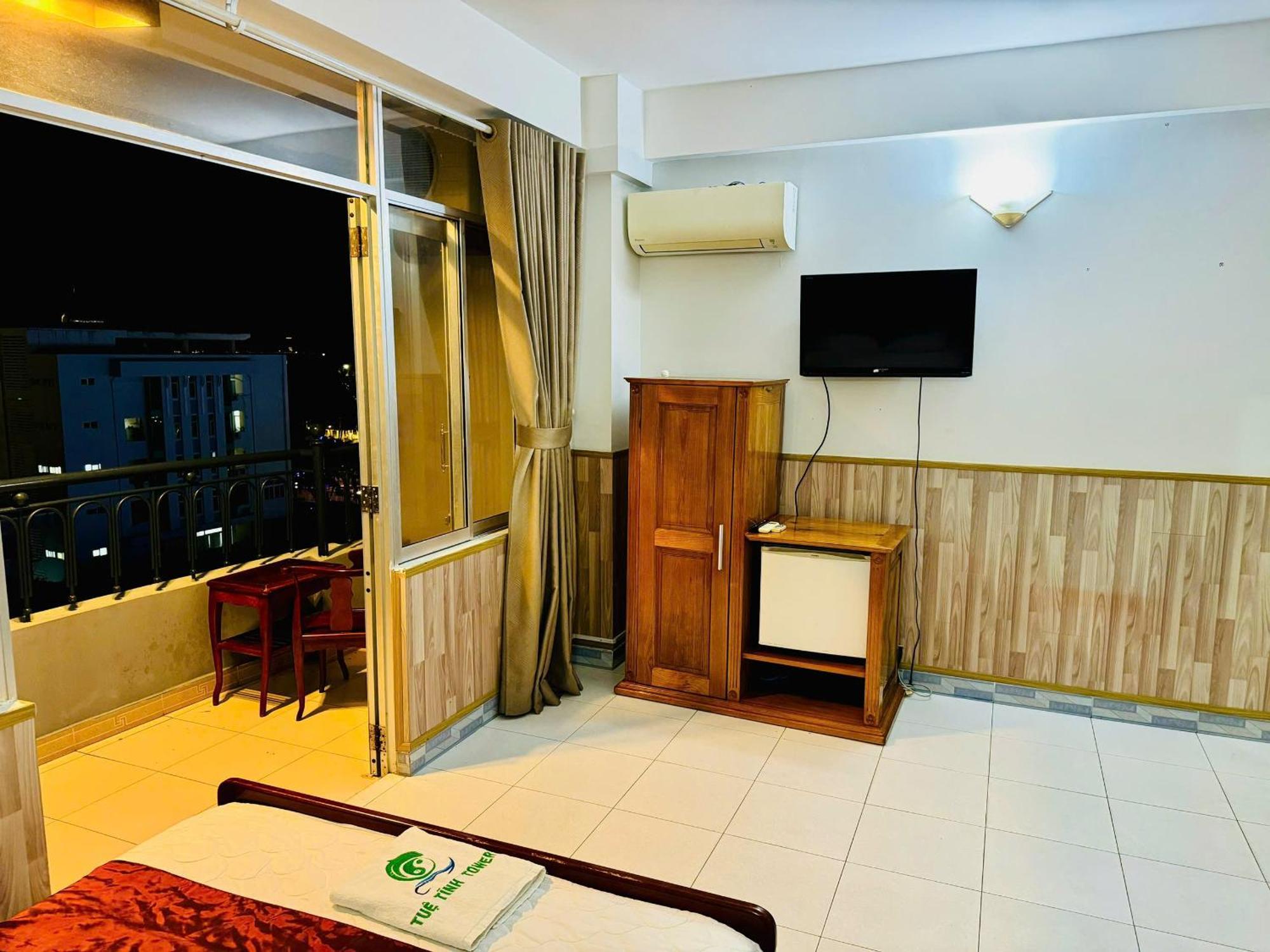Tue Tinh Hotel Nha Trang Exterior foto